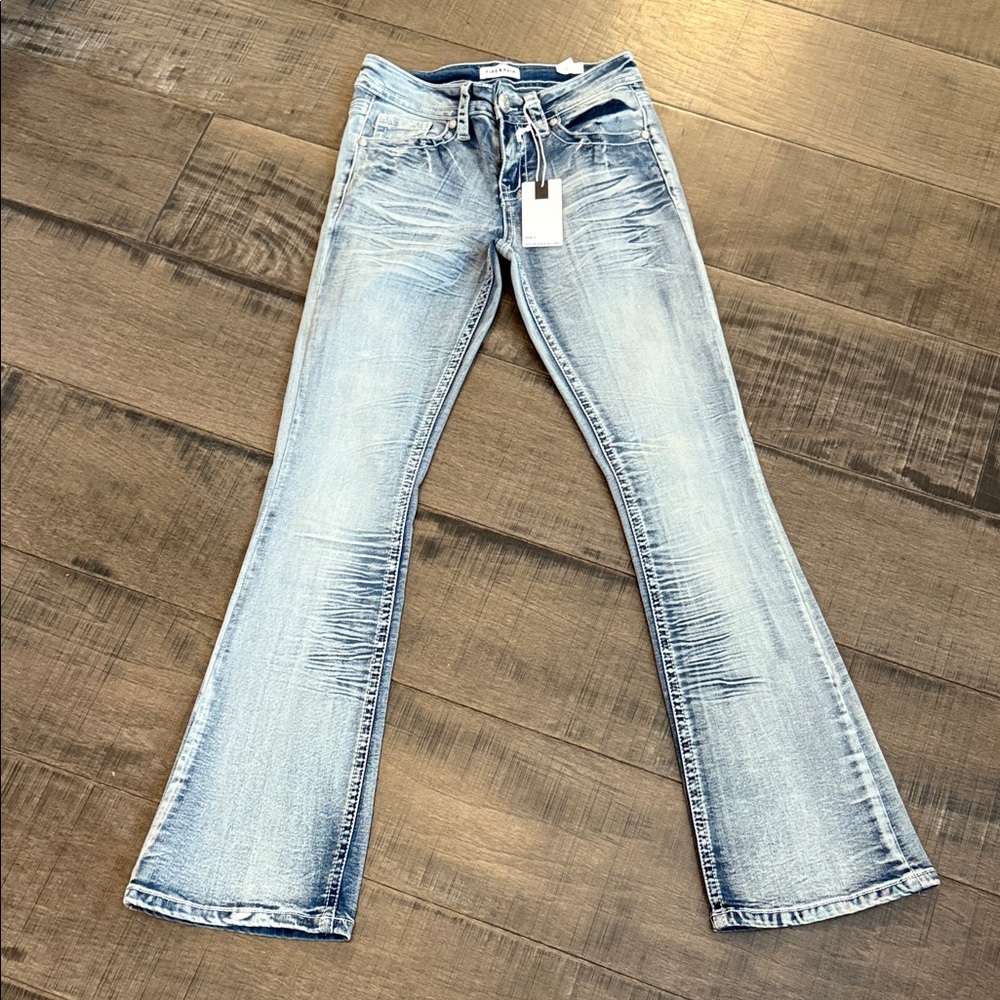 NWT FIRE & Rain  Blue Flared Women Jeans size 3 /26 stretch